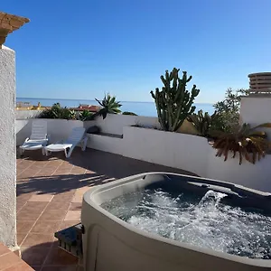 Penthouse With Private Roof Terrace And Jacuzzi Apartamento Fuengirola